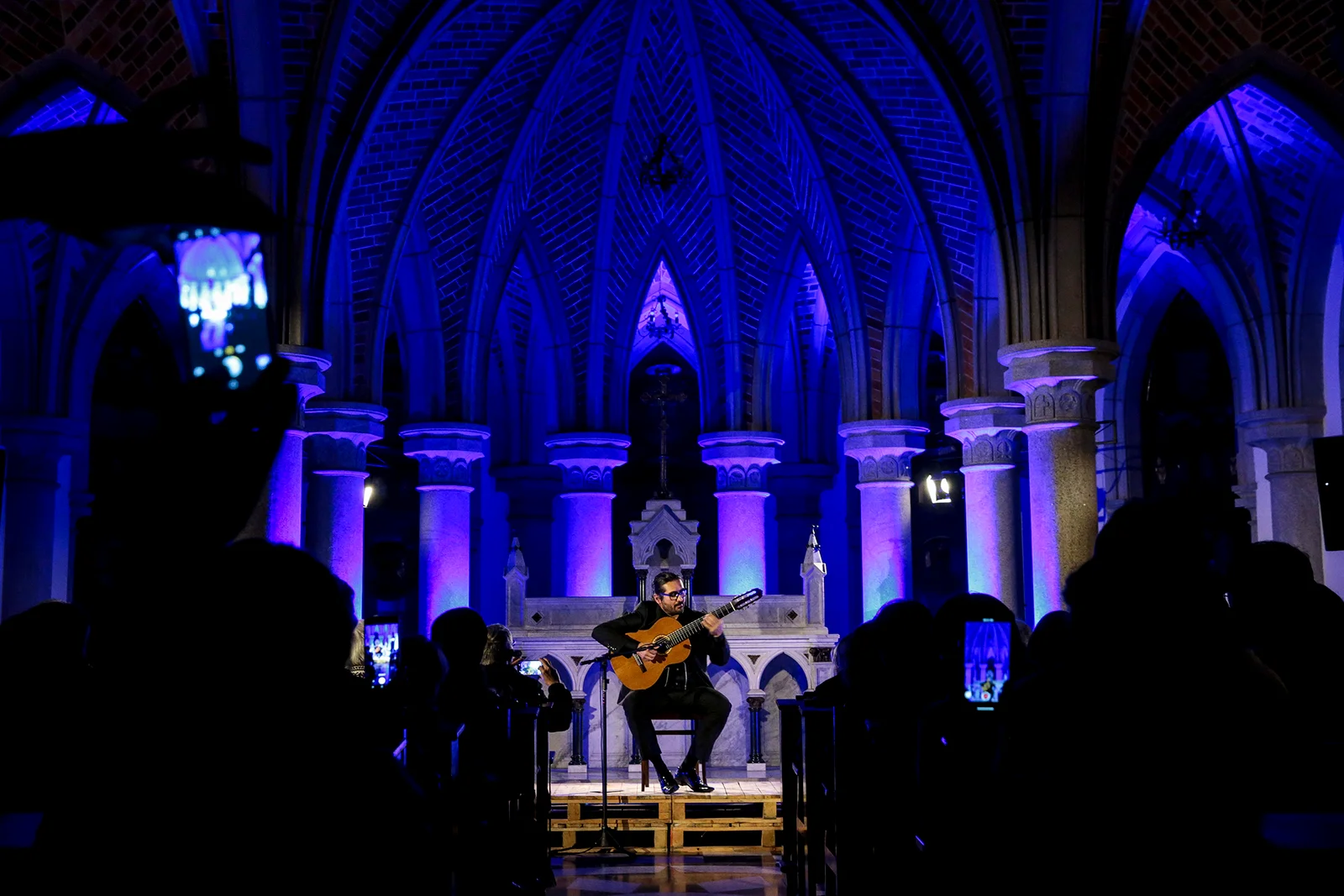 Catedral — luz quente